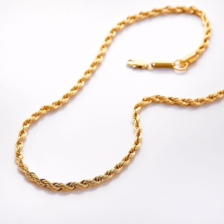Helena – Collar dorado con decoración punteada.