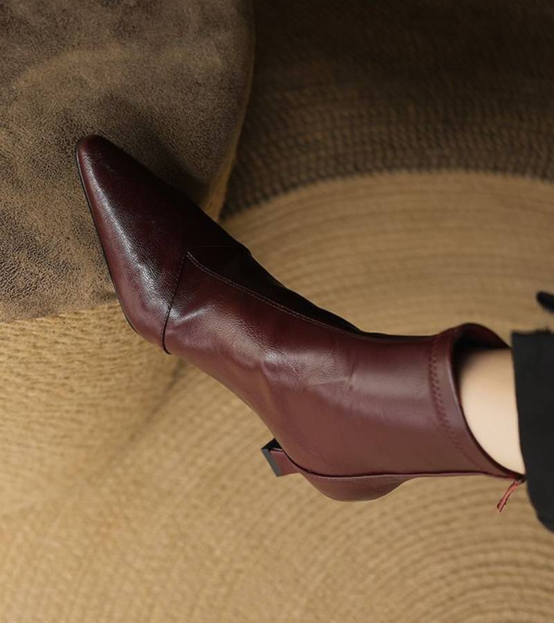 Fulvia | Bottines minimalistes en cuir à talon moyen