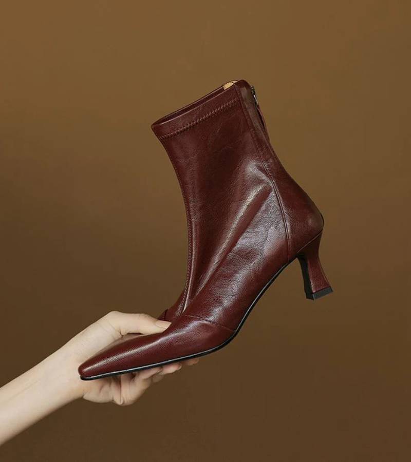 Fulvia | Bottines minimalistes en cuir à talon moyen