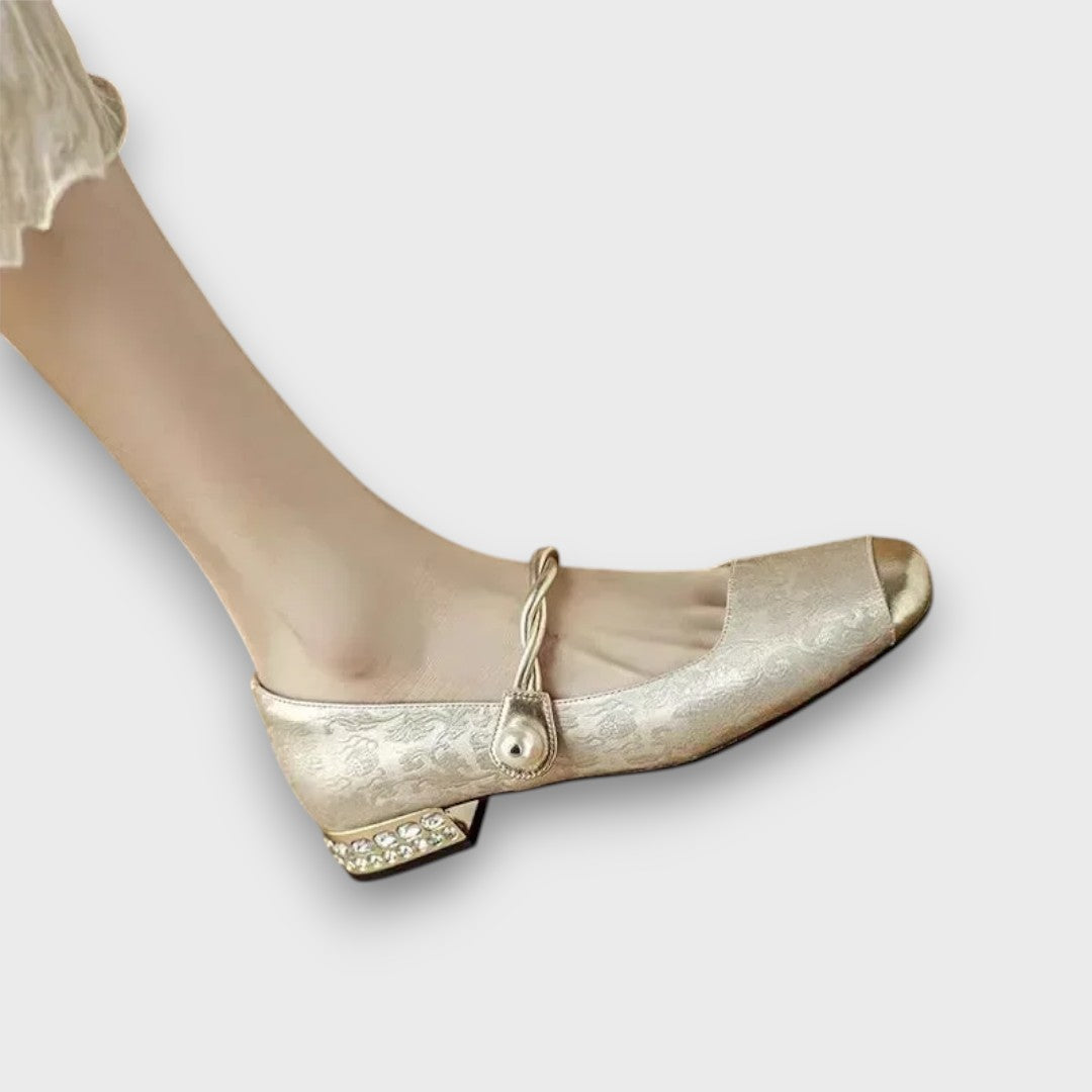Lorina Elegant Ballerinas with Vintage Charm