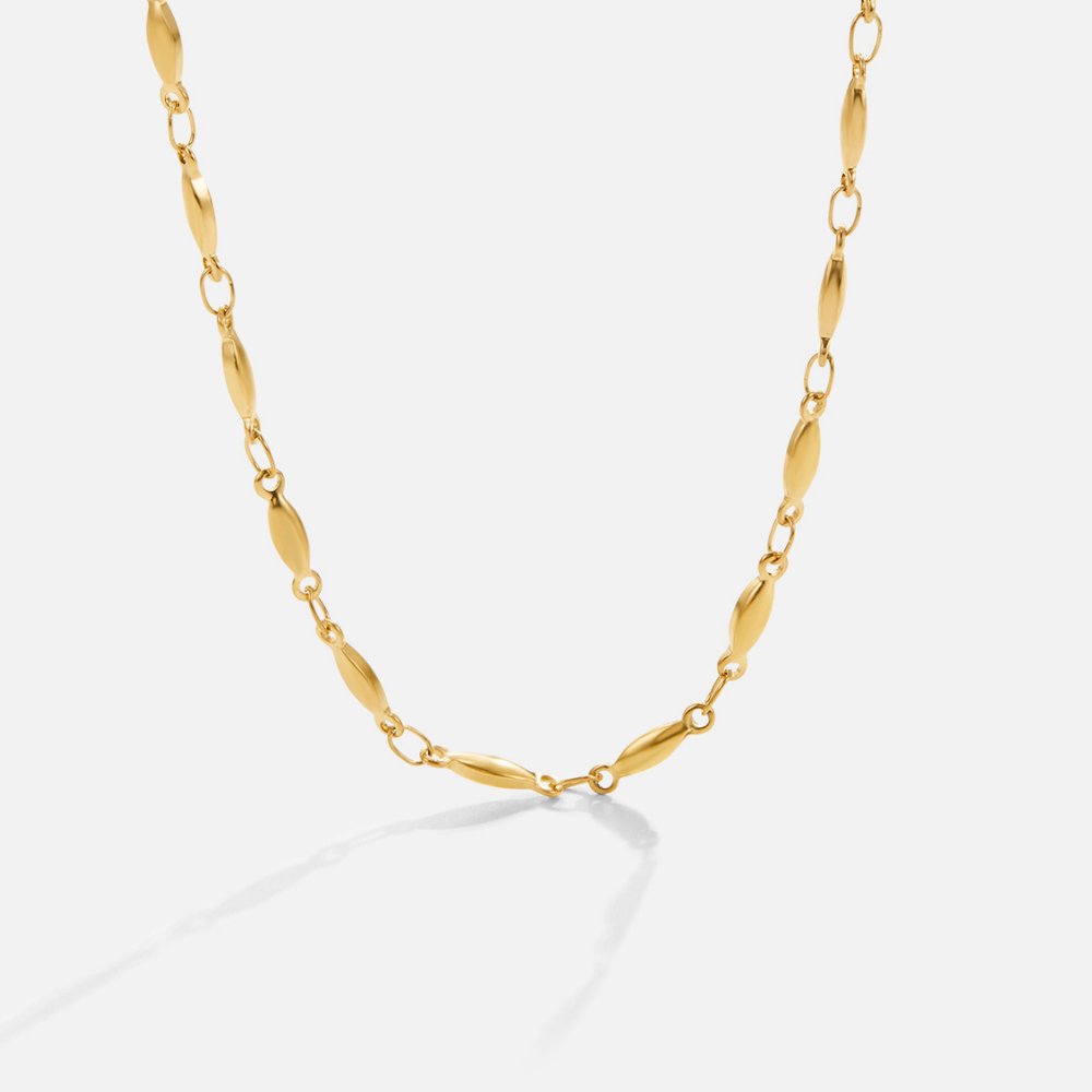 Magdaléna – Collar dorado delicado con eslabones sutiles.
