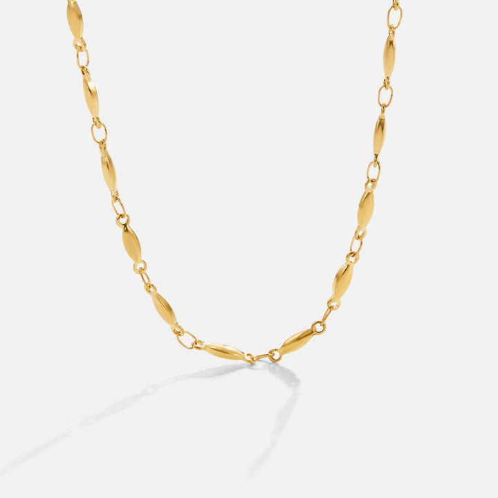 Magdaléna – Collar dorado delicado con eslabones sutiles.