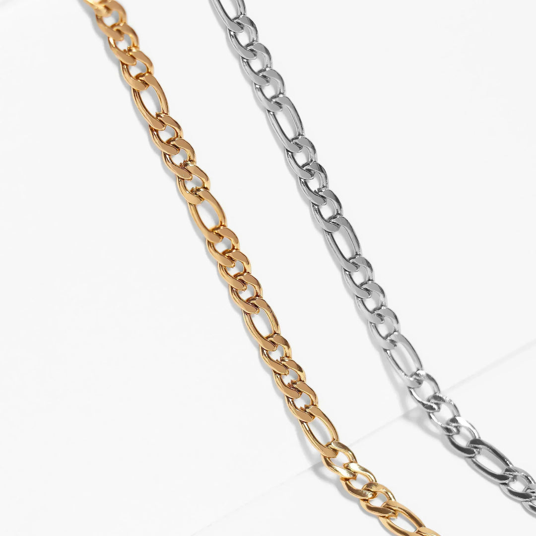 Valerie – Collar dorado con una estructura simple de eslabones.