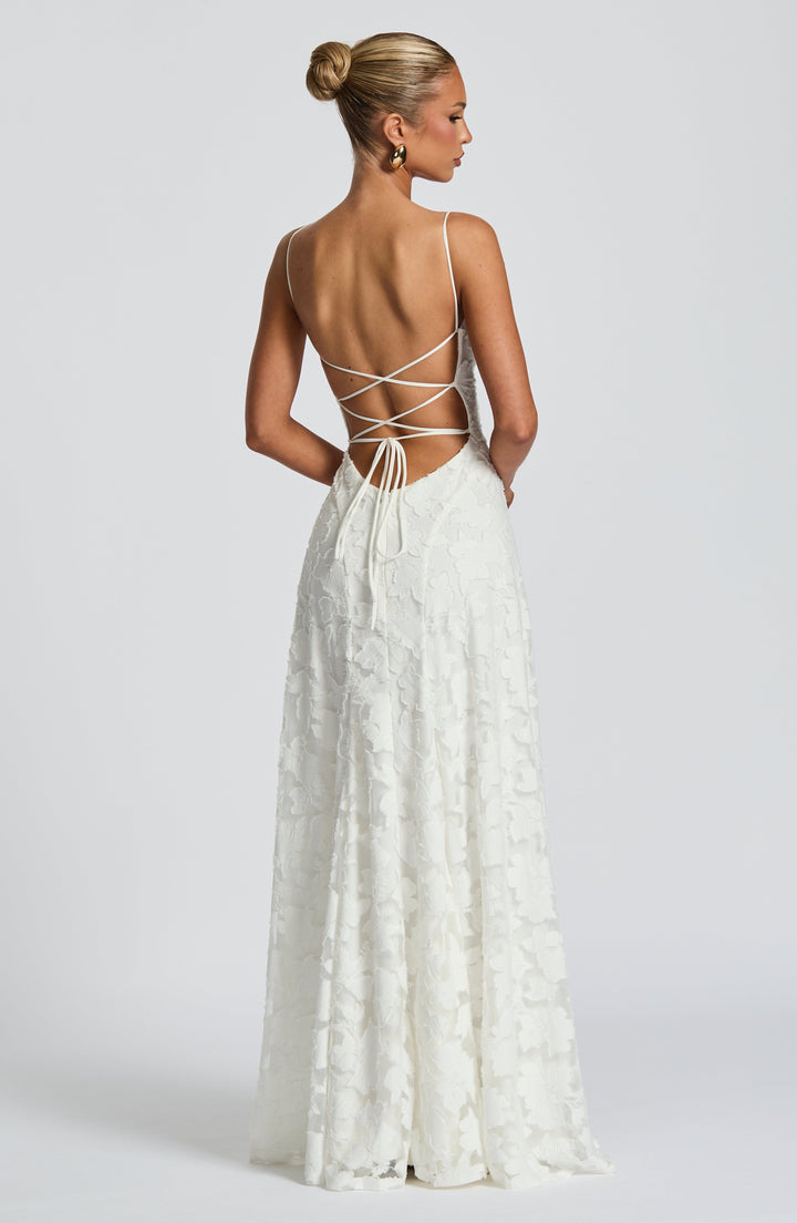 Maevy Elegant Maxi Dress
