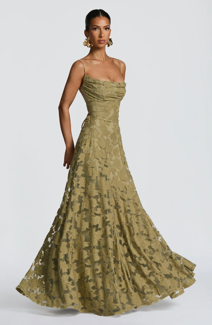 Maevy Elegant Maxi Dress