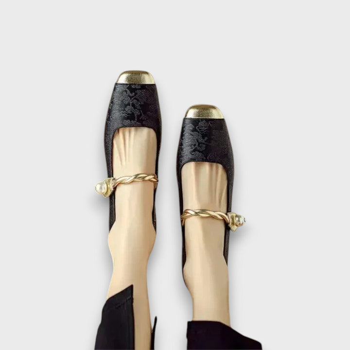 Lorina Elegant Ballerinas with Vintage Charm