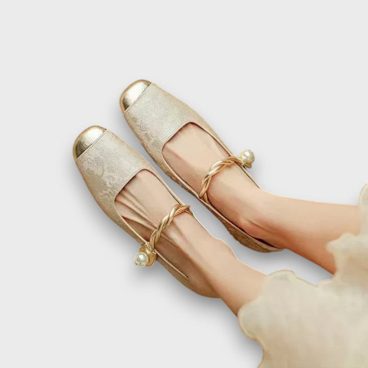 Lorina Elegant Ballerinas with Vintage Charm