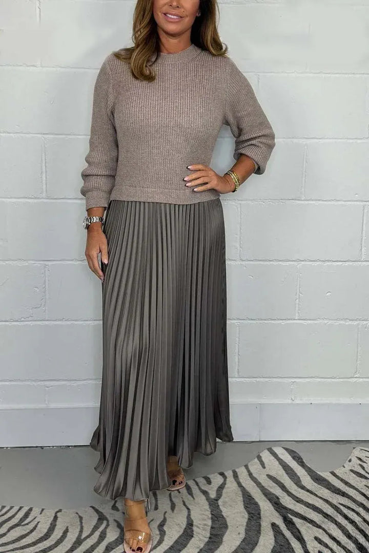 Claudia - Vestido maxi con jersey y falda plisada