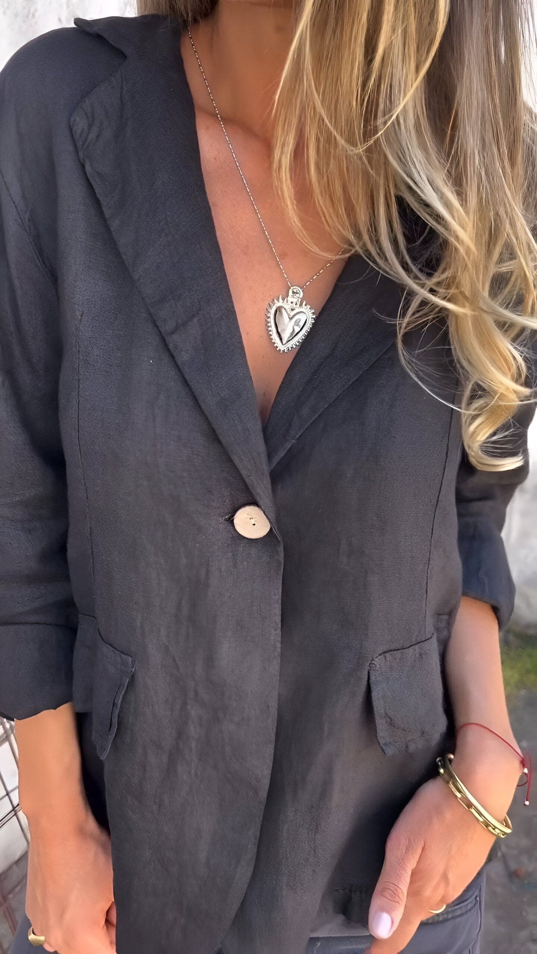 Kessie - Minimalist Blazer